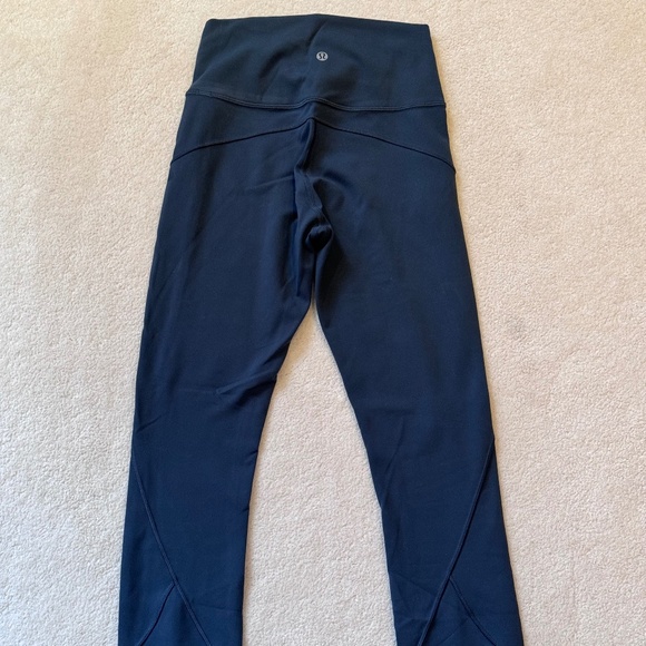 [SOLD] Lululemon In Movement High-Rise Legging 25” - Picture 6 of 6